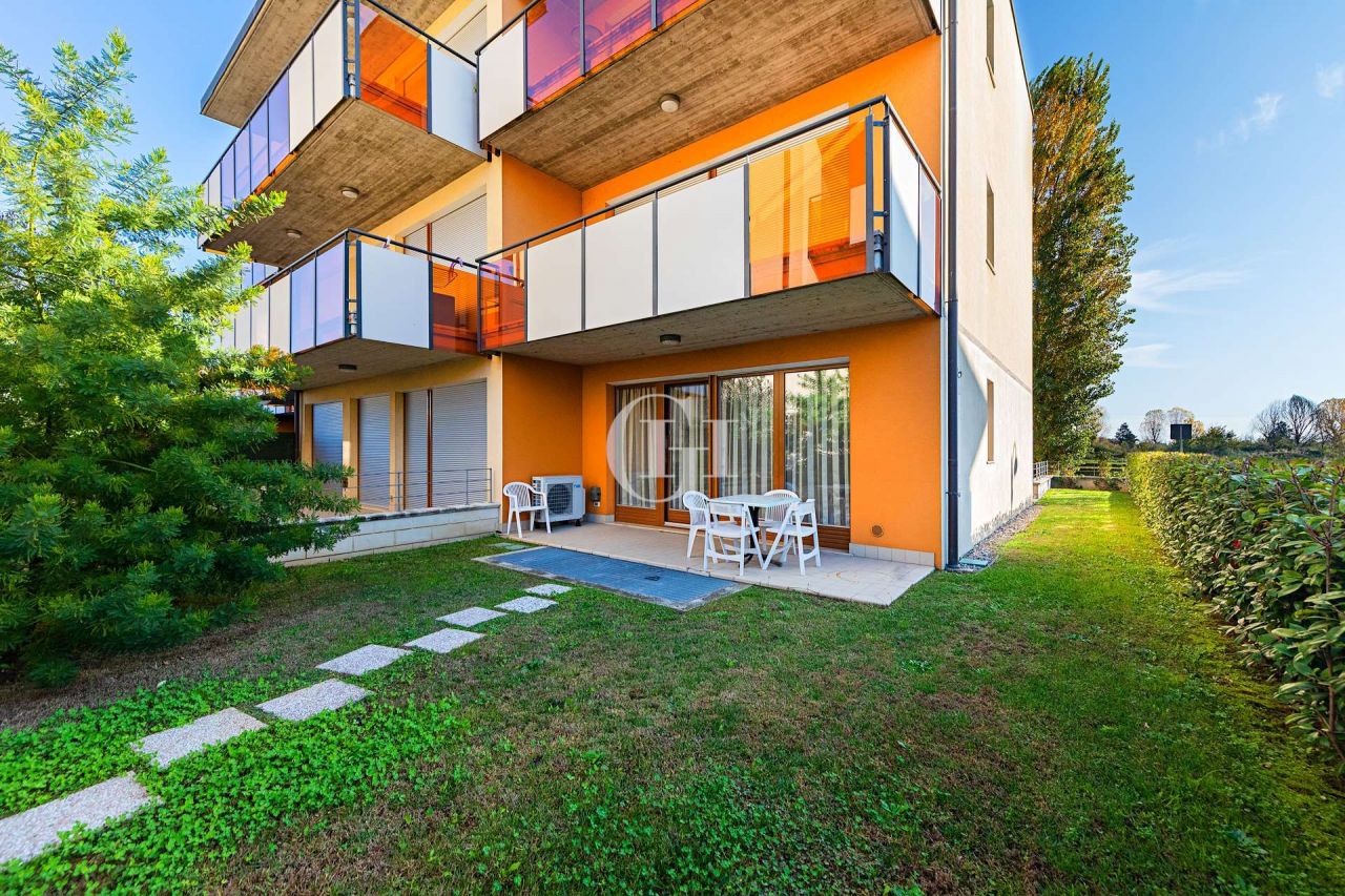 Апартаменты у озера Гарда, Италия, 116 м2 фото 1
