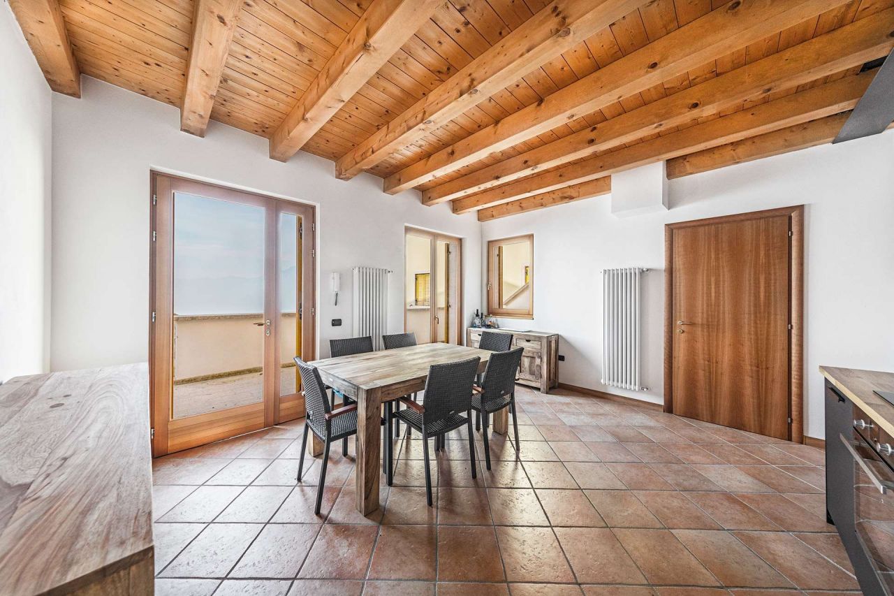 Таунхаус у озера Гарда, Италия, 235 м2 фото 4