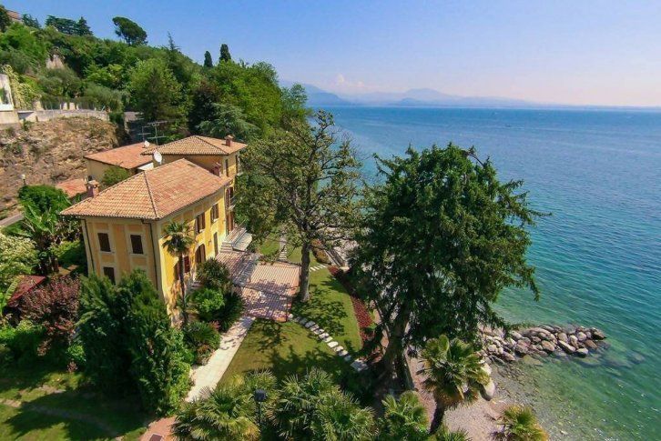 Вилла у озера Гарда, Италия, 800 м2 фото 1