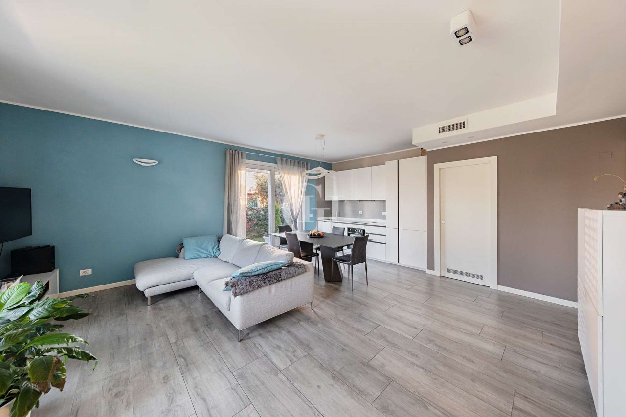 Апартаменты у озера Гарда, Италия, 107 м2 фото 4