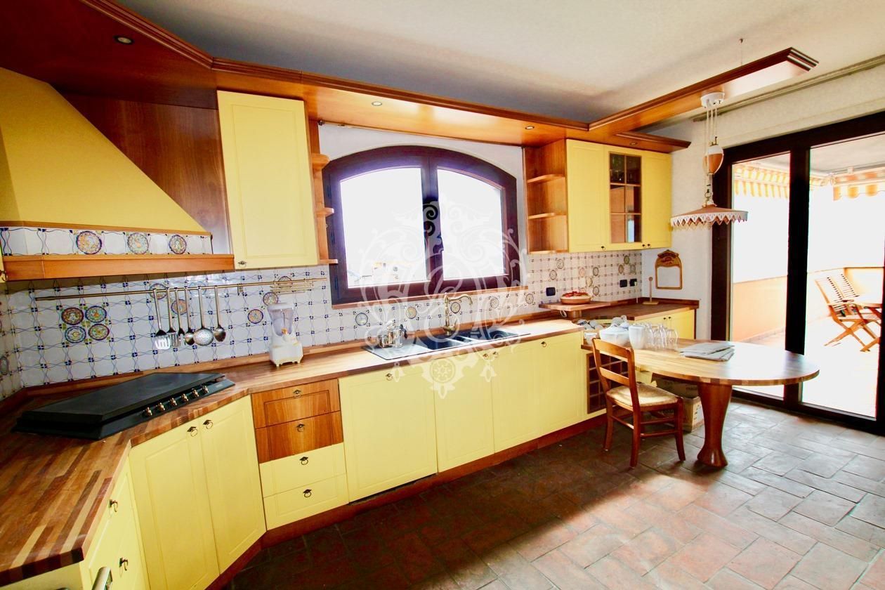 Апартаменты в Беллано, Италия, 240 м2 фото 5