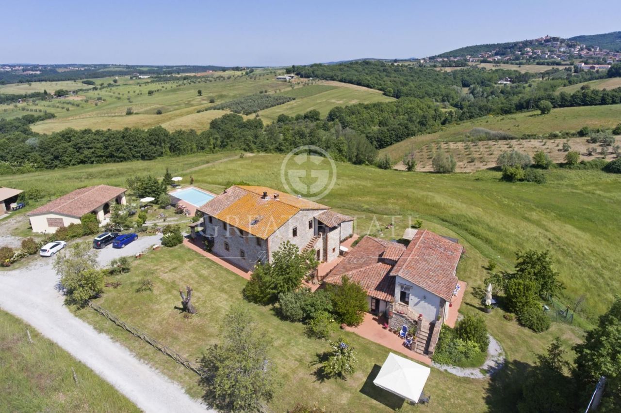 Дом в Монтегаббьоне, Италия, 810 м2 фото 2