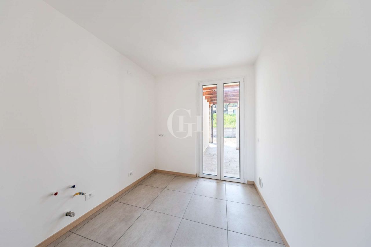 Таунхаус у озера Гарда, Италия, 100 м2 фото 4