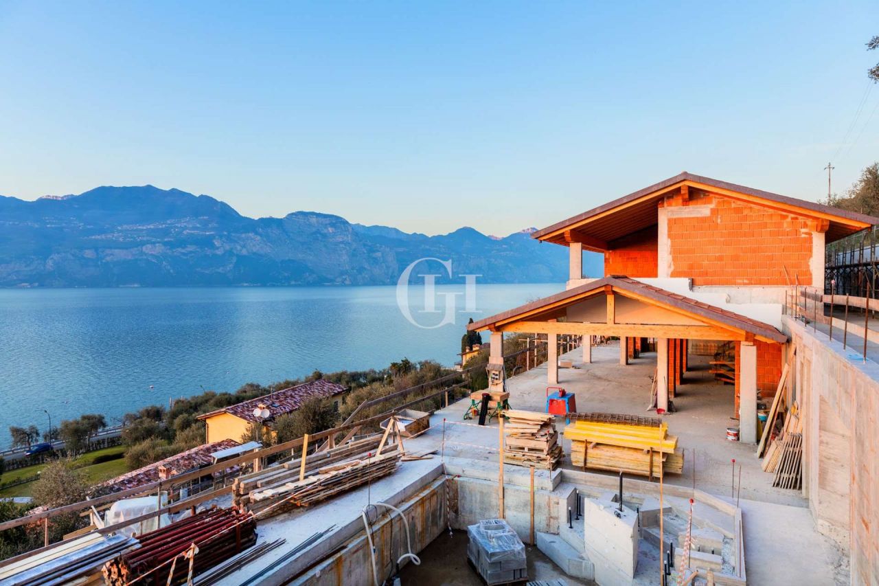 Вилла у озера Гарда, Италия, 700 м2 фото 1