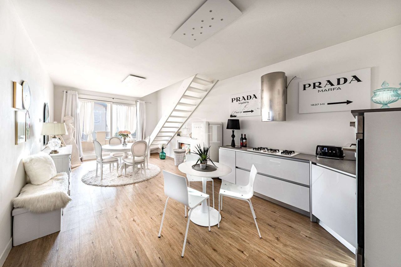 Апартаменты у озера Гарда, Италия, 100 м2 фото 1