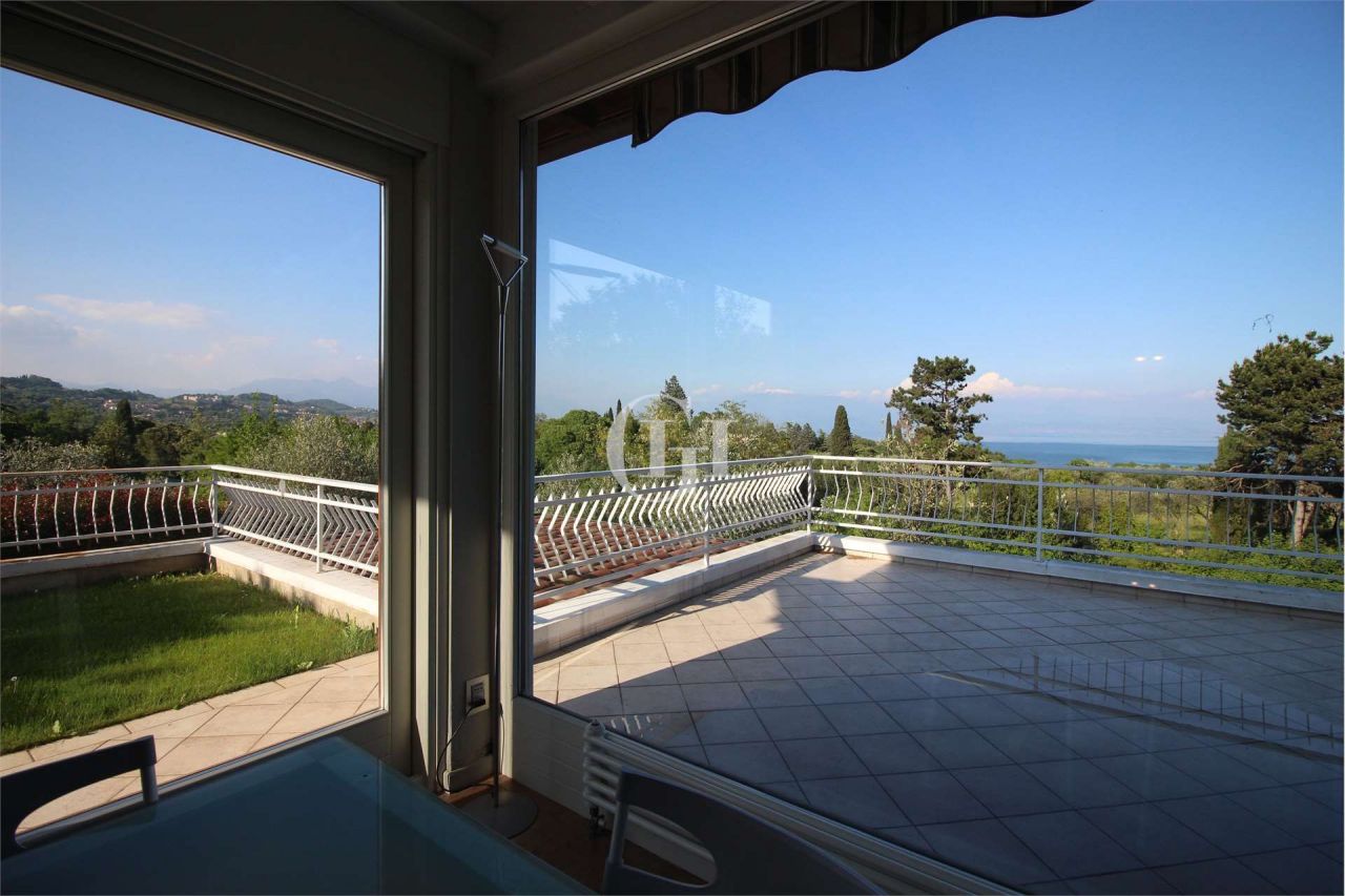 Коттедж у озера Гарда, Италия, 180 м2 фото 4