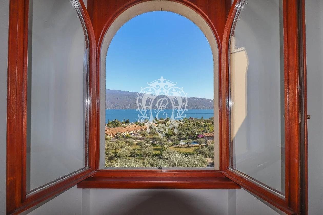 Вилла в Гарньяно, Италия, 300 м2 фото 3
