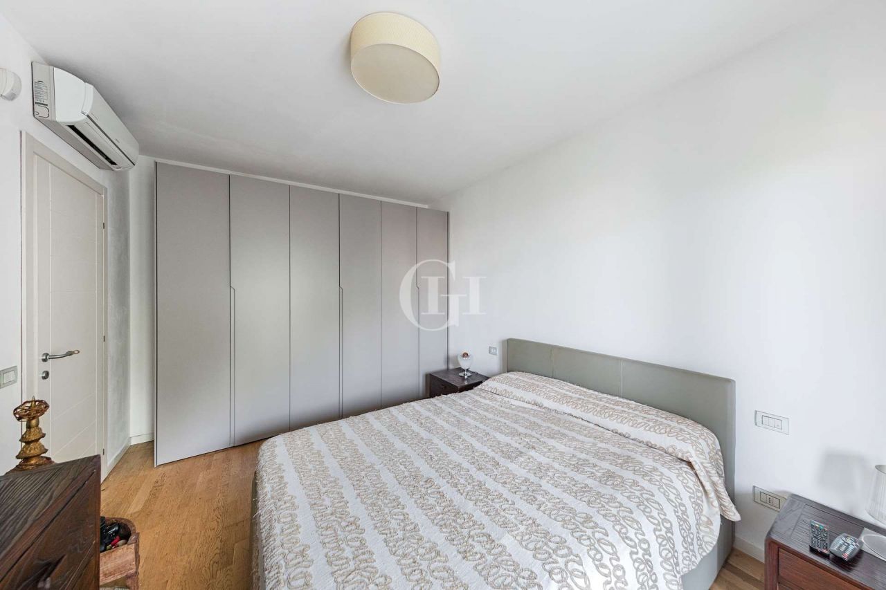 Апартаменты у озера Гарда, Италия, 60 м2 фото 2