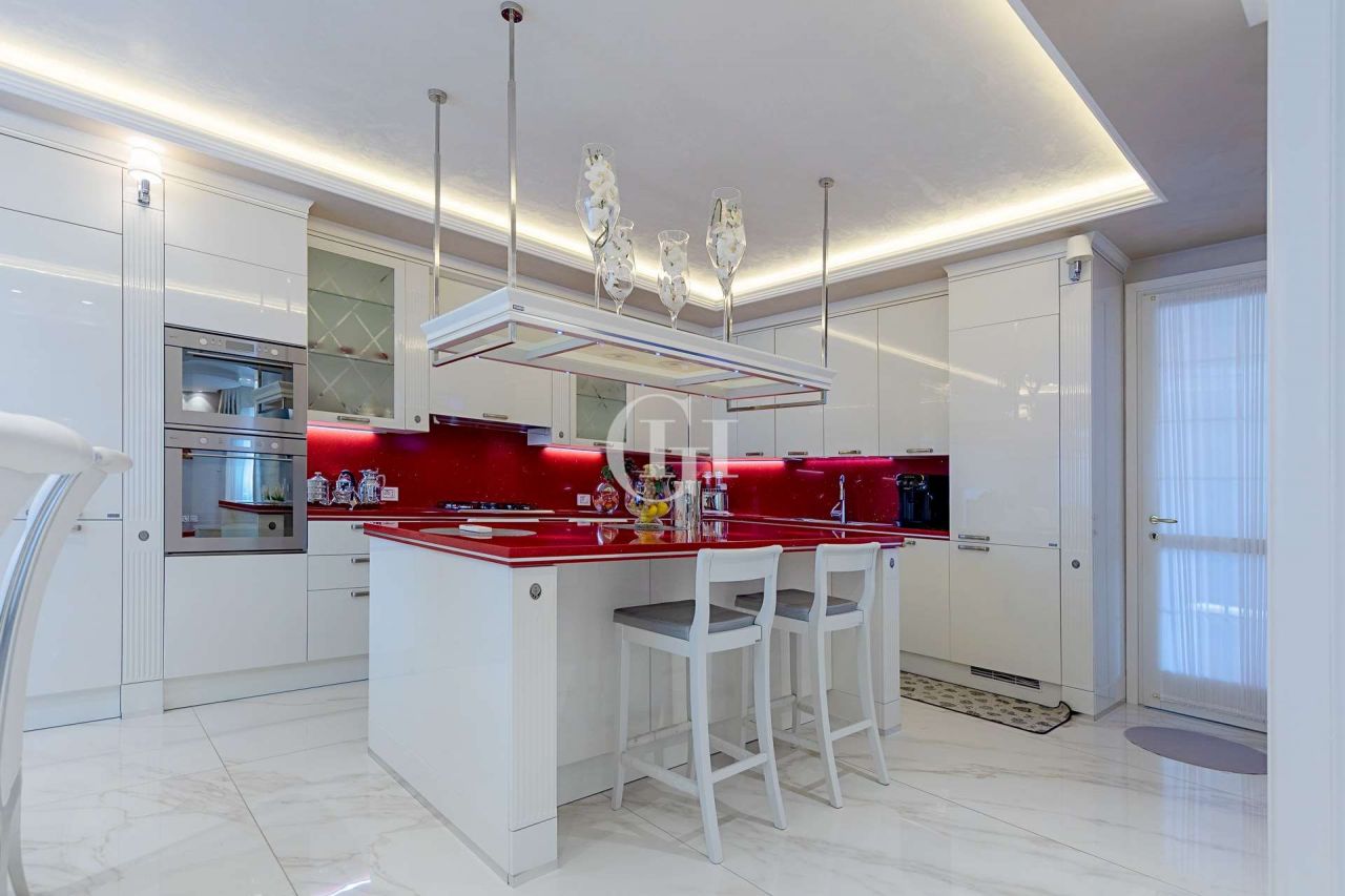 Вилла у озера Гарда, Италия, 230 м2 фото 4