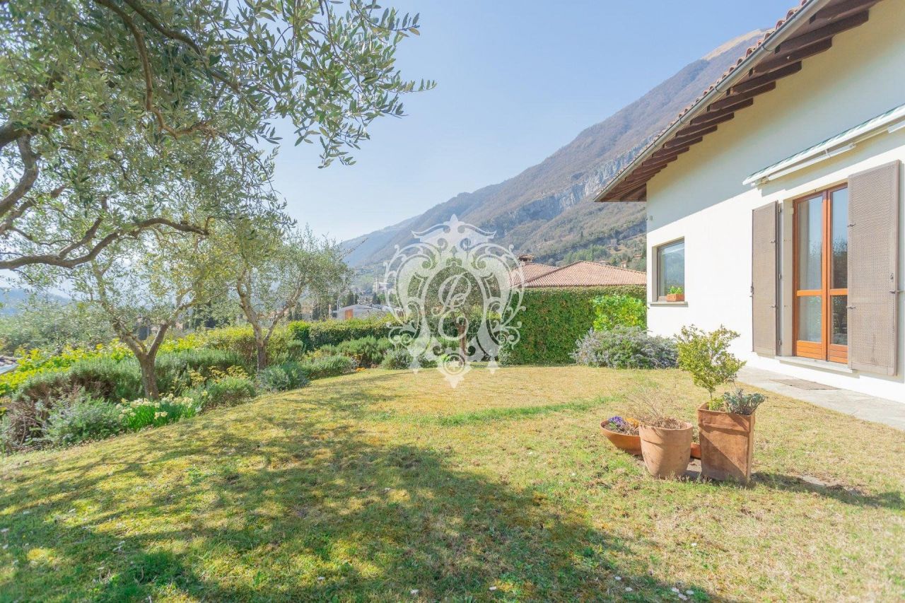 Вилла в Тремеццине, Италия, 250 м2 фото 1