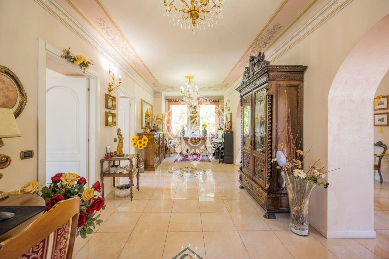 Вилла в Джиньезе, Италия, 600 м2 фото 4