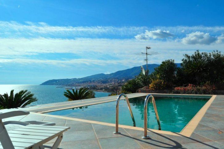 Дом в Сан-Ремо, Италия, 214 м2 фото 1