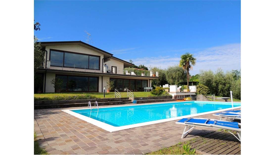 Вилла у озера Гарда, Италия, 500 м2 фото 4