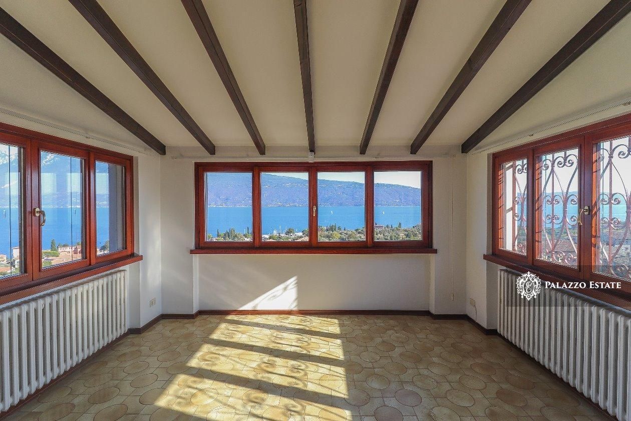 Вилла в Гарньяно, Италия, 300 м2 фото 1