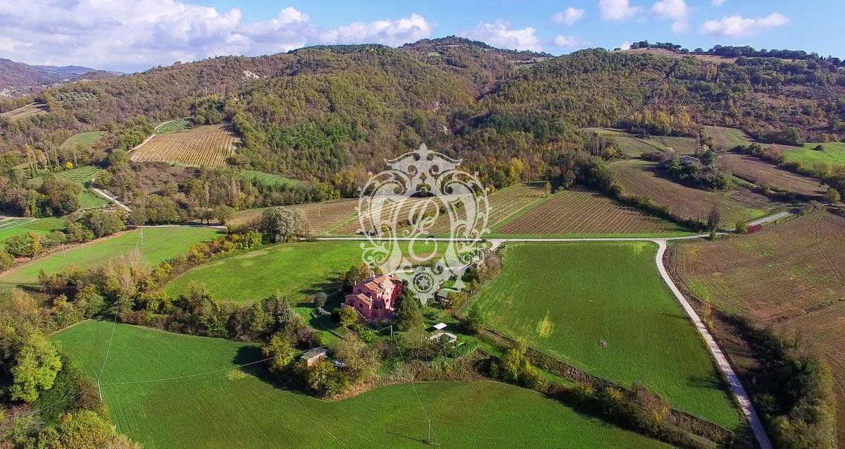 Дом Montone, Италия, 538 м2 фото 1