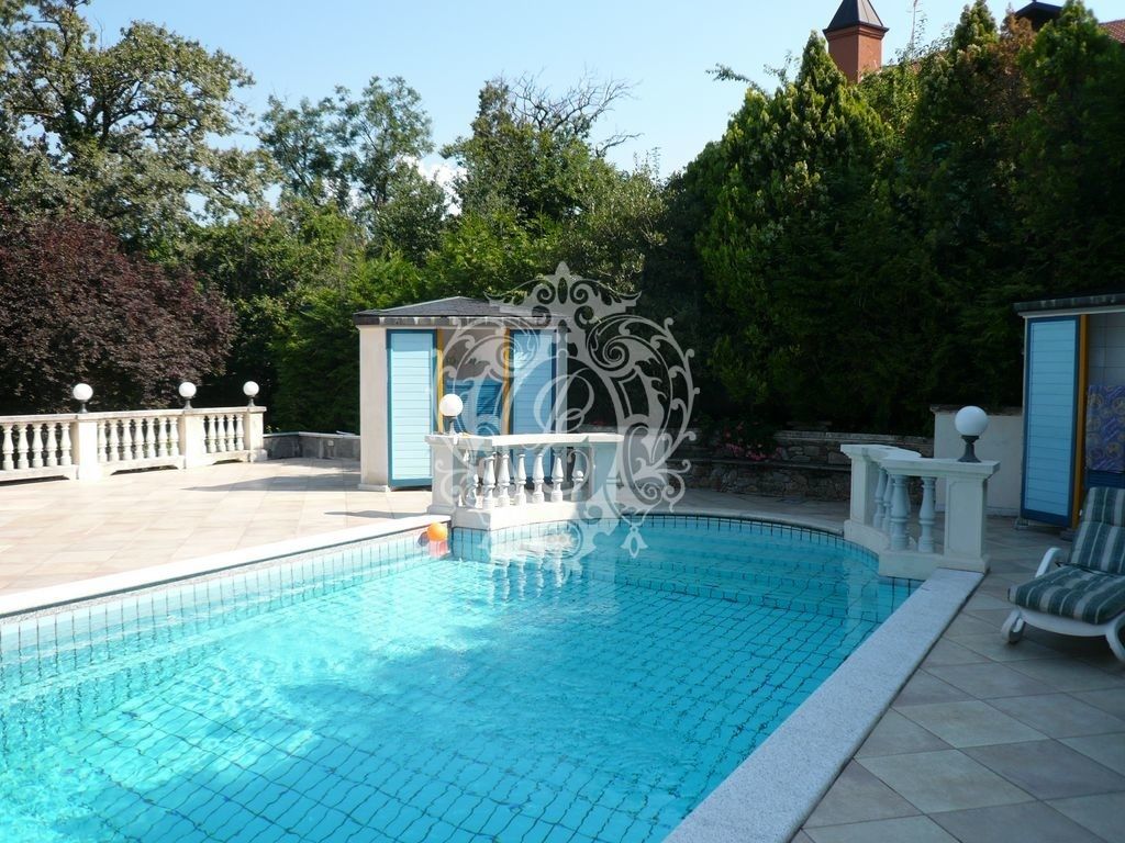Вилла в Луино, Италия, 800 м2 фото 3
