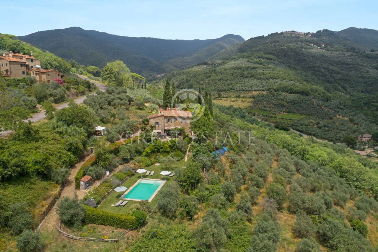 Дом Loro Ciuffenna, Италия, 305.7 м2 фото 1