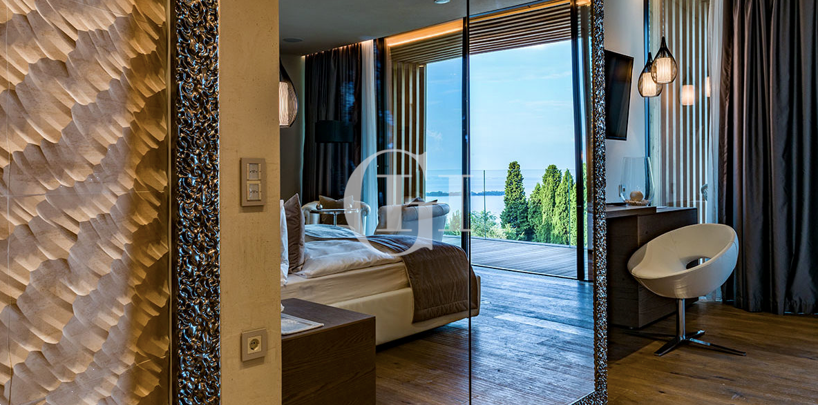 Вилла у озера Гарда, Италия, 399 м2 фото 4