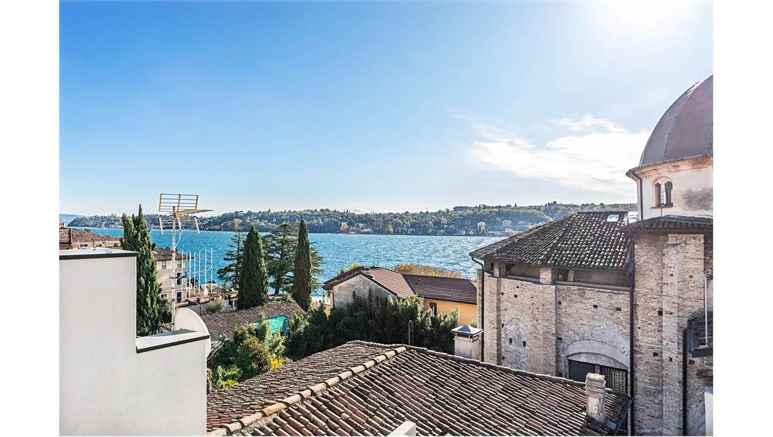 Пентхаус у озера Гарда, Италия, 175 м2 фото 1