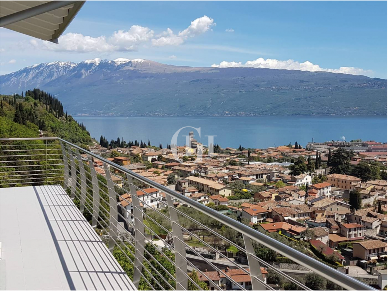 Апартаменты у озера Гарда, Италия, 100 м2 фото 1