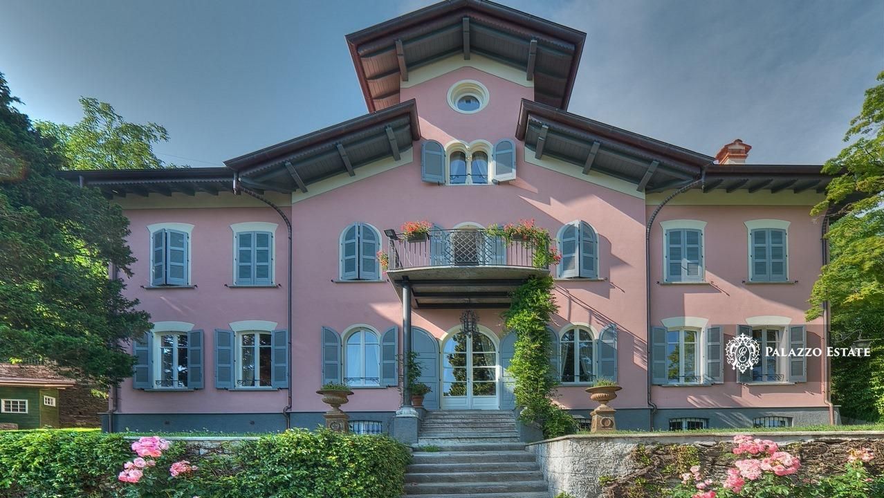 Вилла в Вербании, Италия, 730 м2 фото 1