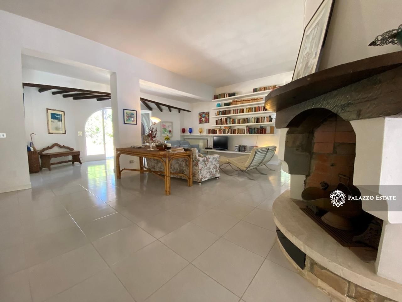 Вилла в Роккамаре, Италия, 350 м2 фото 2