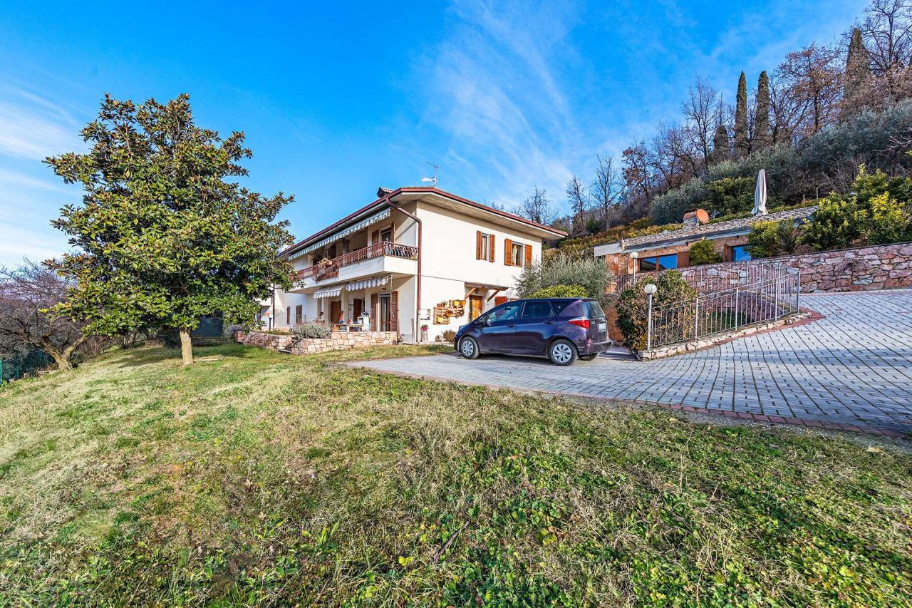 Дом у озера Гарда, Италия, 276 м2 фото 3
