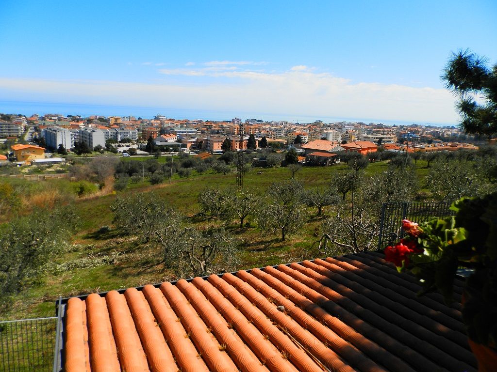Вилла в Торторето, Италия, 260 м2 фото 1