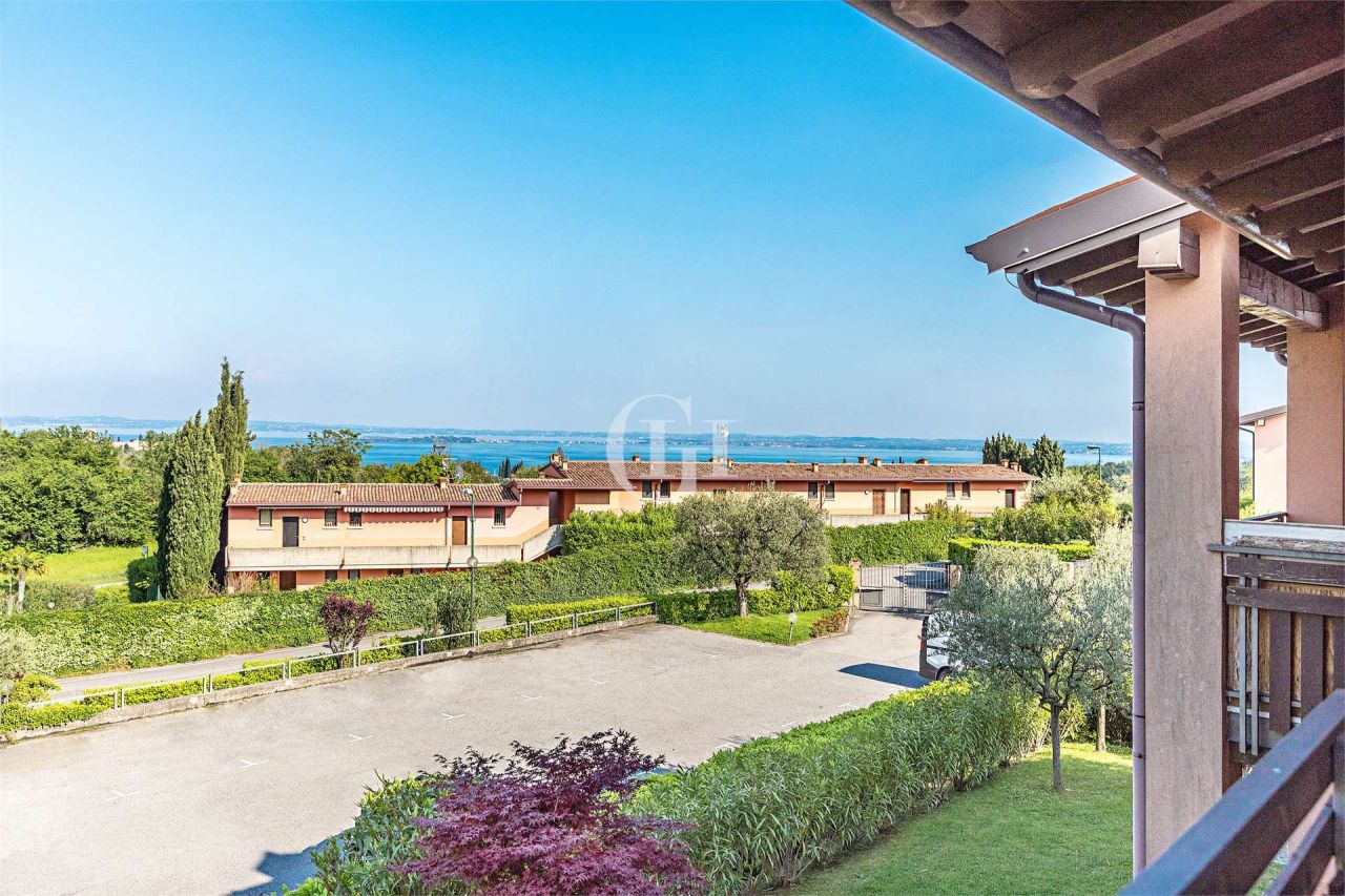Квартира у озера Гарда, Италия, 60 м2 фото 3