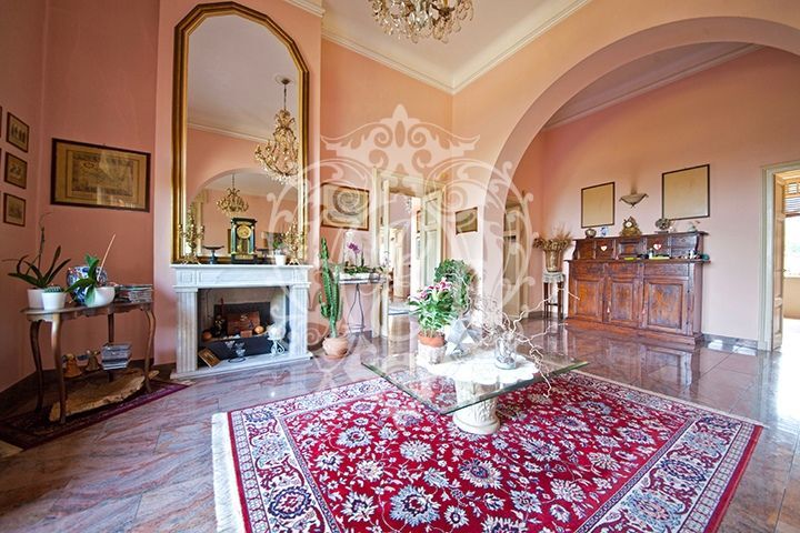 Вилла в Варесе, Италия, 6 000 м2 фото 5