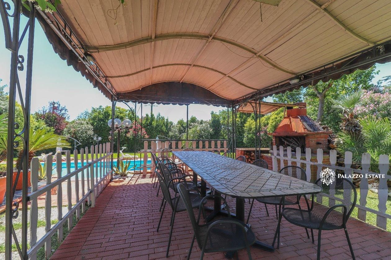 Вилла у озера Гарда, Италия, 400 м2 фото 3