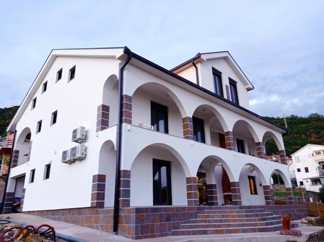 Дом в Херцег-Нови, Черногория, 384 м2 фото 1