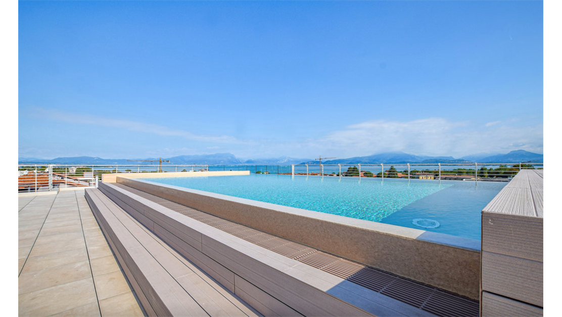 Апартаменты у озера Гарда, Италия, 90 м2 фото 2