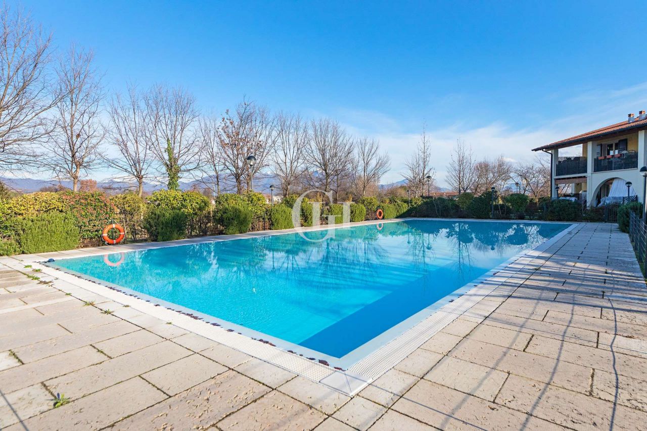Апартаменты у озера Гарда, Италия, 115 м2 фото 1