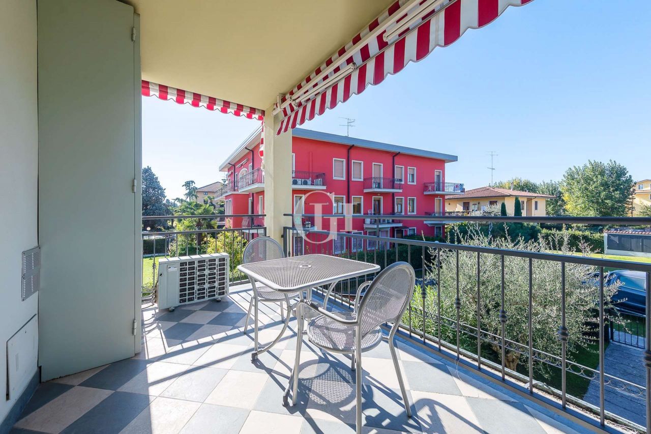 Апартаменты у озера Гарда, Италия, 45 м2 фото 3
