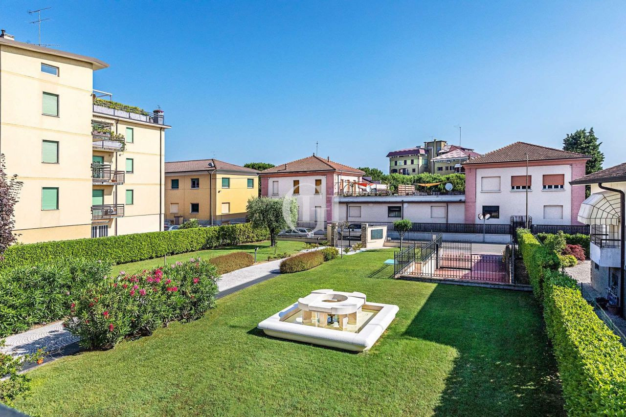 Апартаменты у озера Гарда, Италия, 130 м2 фото 2