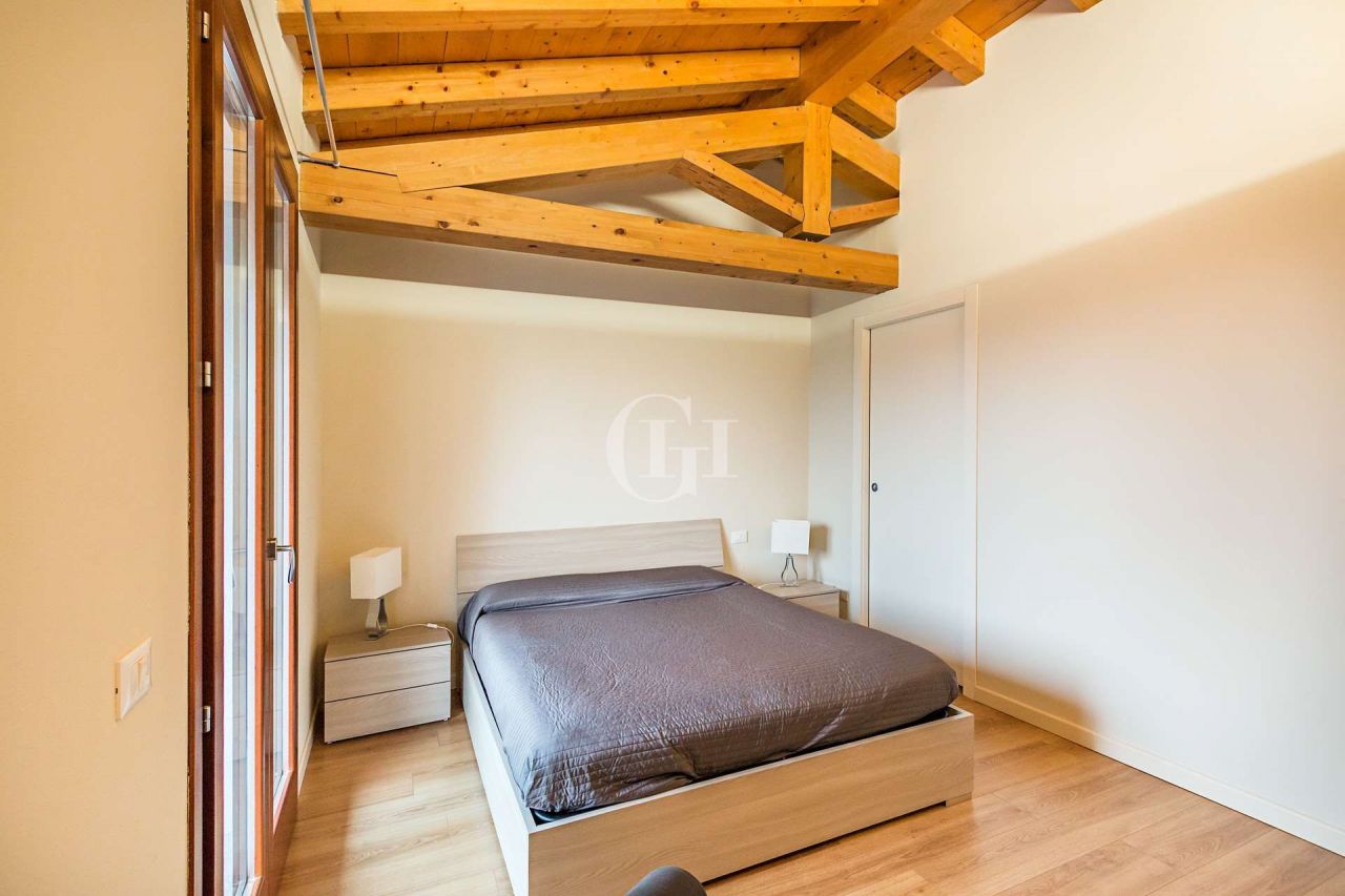 Апартаменты у озера Гарда, Италия, 73 м2 фото 5