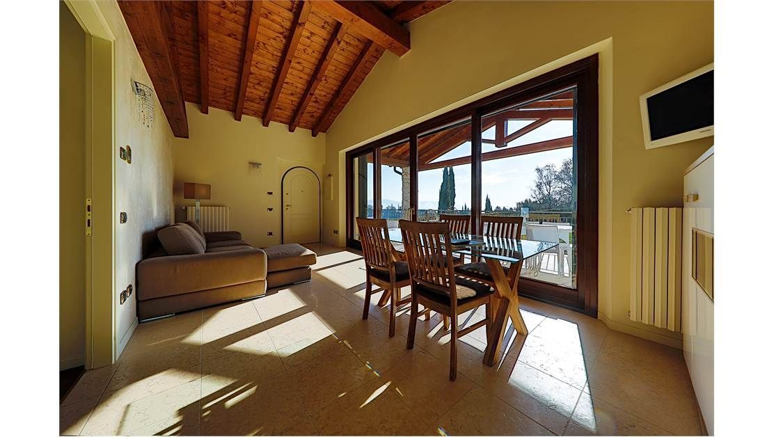 Вилла у озера Гарда, Италия, 250 м2 фото 5