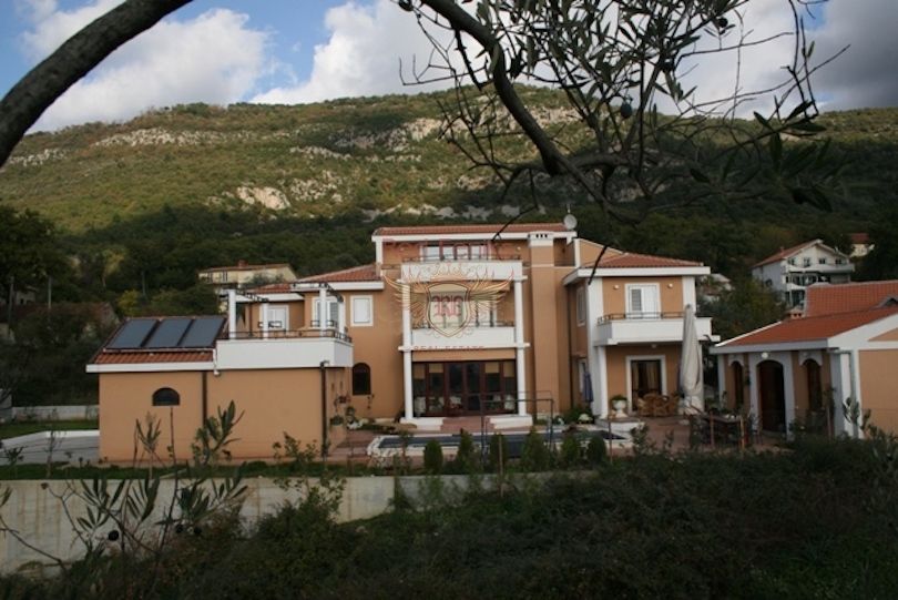 Дом в Тивате, Черногория, 450 м2 фото 3