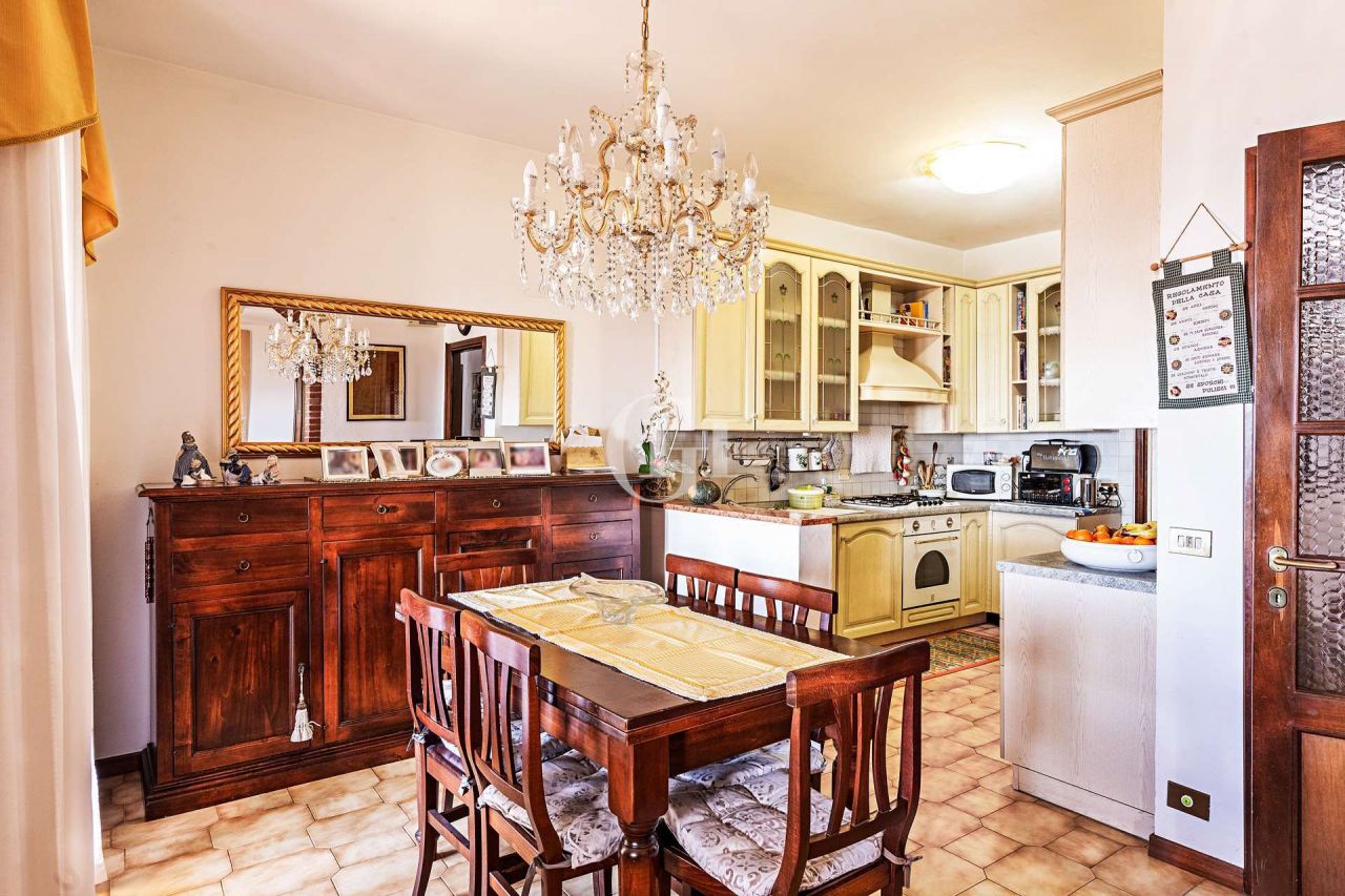 Дом у озера Гарда, Италия, 275 м2 фото 5