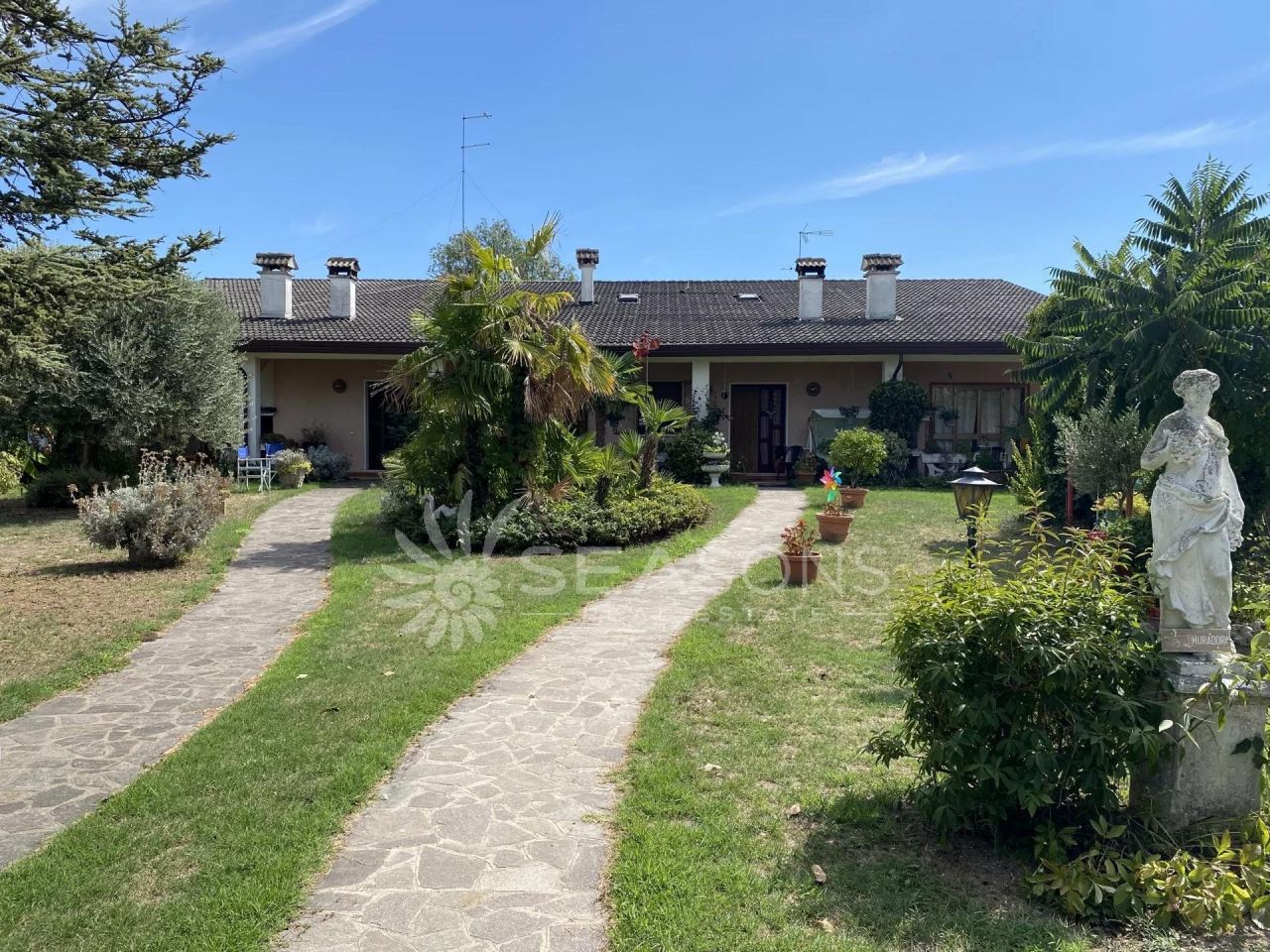 Вилла в Каорле, Италия, 3 500 м2 фото 3