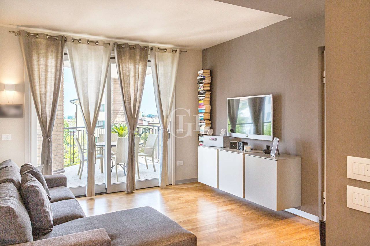 Апартаменты у озера Гарда, Италия, 142 м2 фото 1