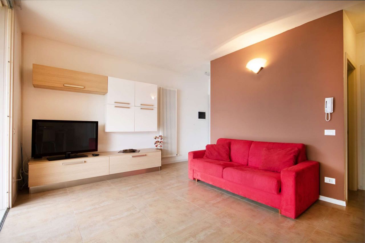 Апартаменты у озера Гарда, Италия, 70 м2 фото 4
