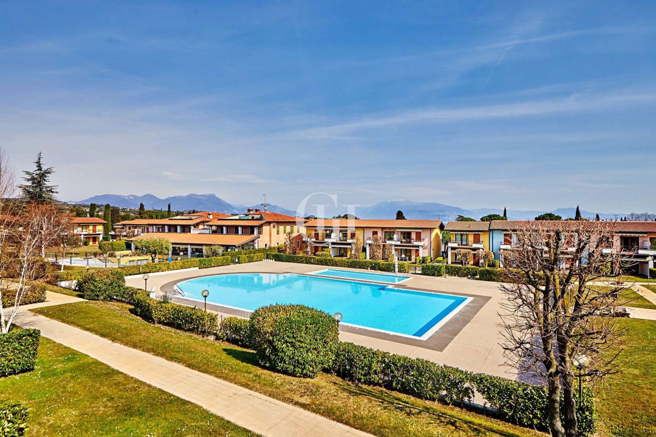 Апартаменты у озера Гарда, Италия, 60 м2 фото 1
