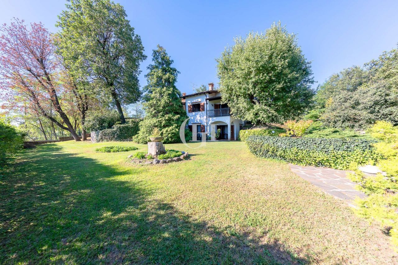 Вилла у озера Гарда, Италия, 500 м2 фото 5