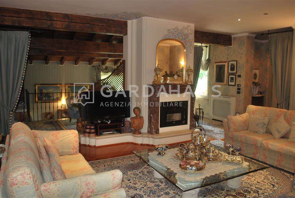 Вилла у озера Гарда, Италия, 700 м2 фото 4