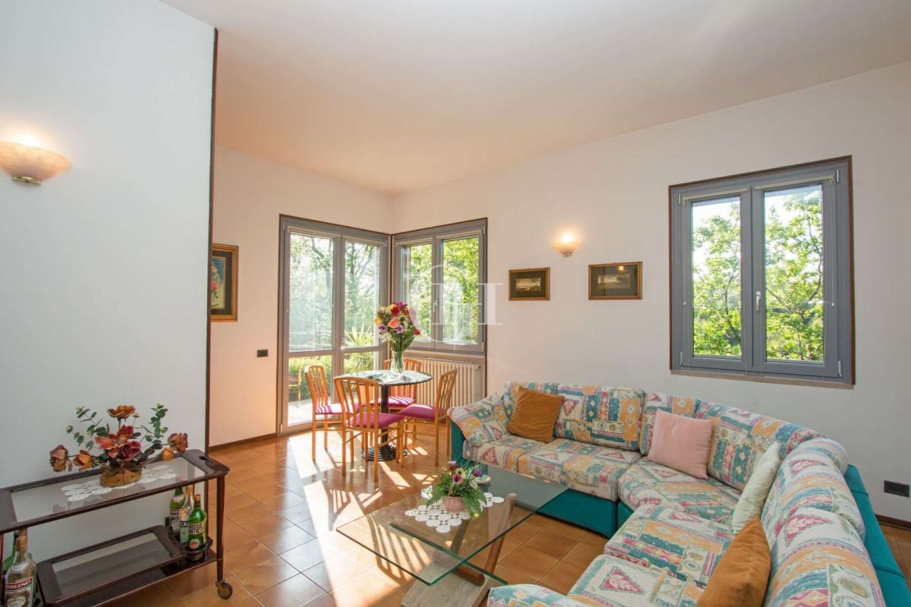 Вилла у озера Гарда, Италия, 280 м2 фото 5