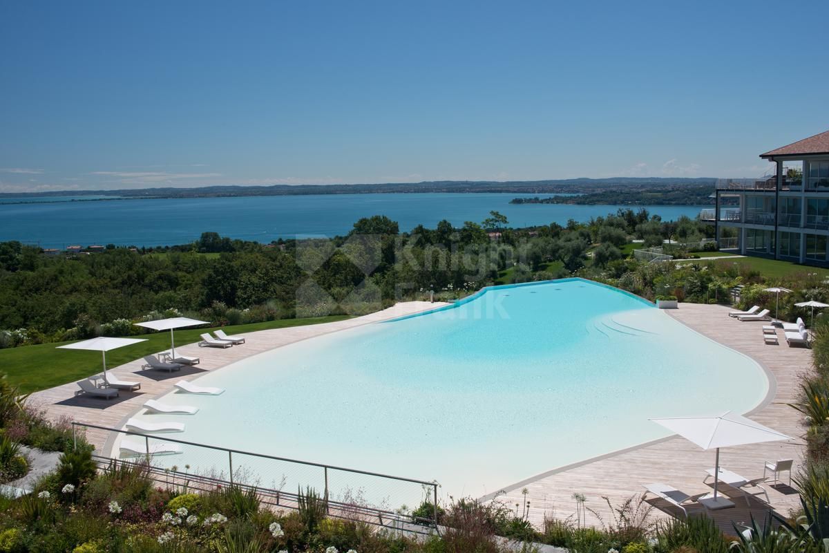 Апартаменты у озера Гарда, Италия, 271 м2 фото 5