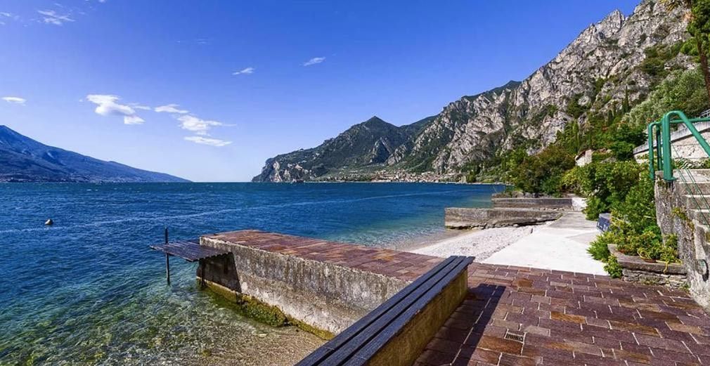 Вилла у озера Гарда, Италия, 750 м2 фото 2