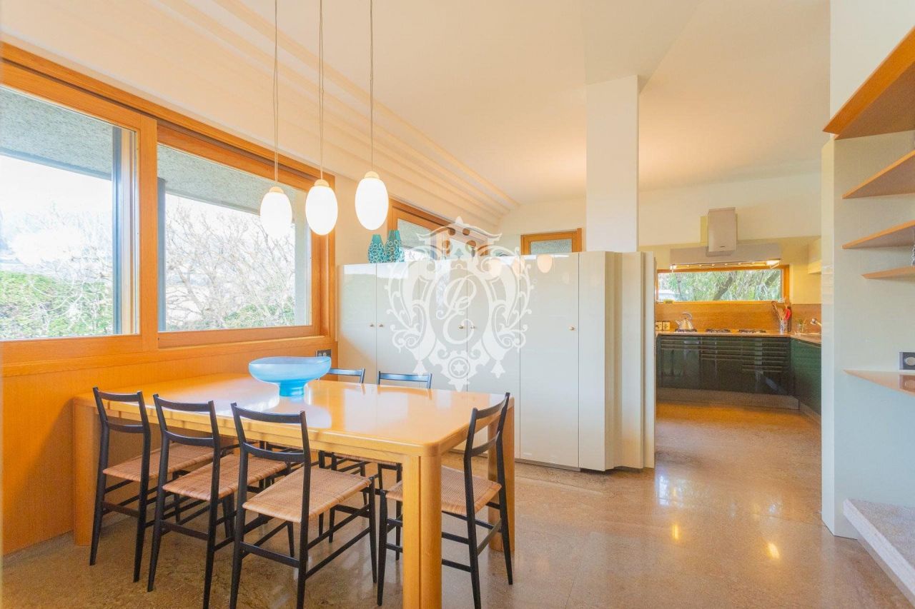 Вилла в Комо, Италия, 625 м2 фото 4